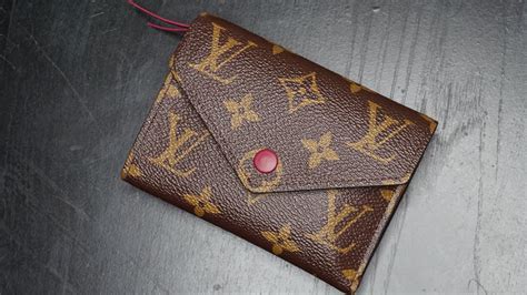 louis vuitton vicotrine wallet|louis vuitton victorine wallet review.